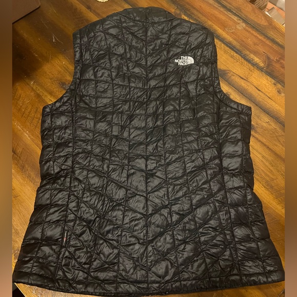 The North Face • Black Vest - Picture 2 of 4